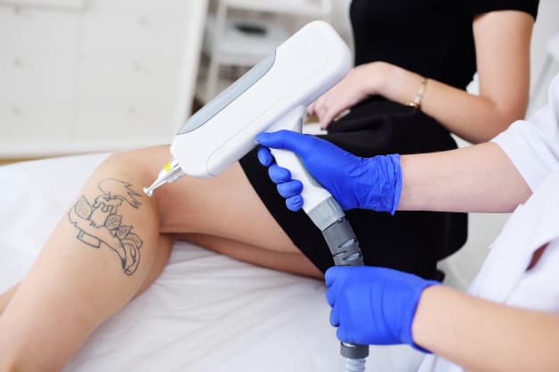 Tatuagem na perna: Como escolher, dicas e inspirações